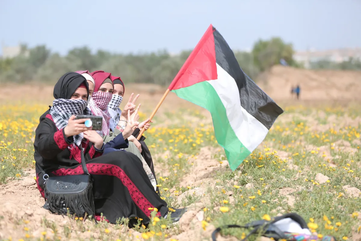 "Embracing Diversity: Unveiling the Demographic Mosaic of Palestine"